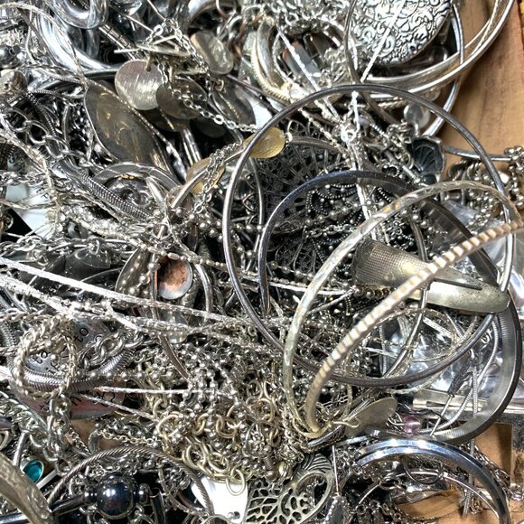 1 lb Bulk Silver & Silver-Tone Jewelry Lot Mixed Styles Untested Wearable Items - Picture 4 of 8